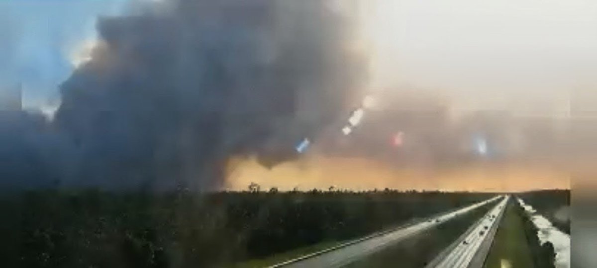 BreakinNewz01's tweet image. 🚨 #Florida Newz Alert 🚨
"Newman Drive Fire Scorches Over 1,200 Acres in Collier County"

➡️ A fast-moving brush fire designated as the Newman Drive Fire has burned approximately 1,200 acres within the Picayune Strand State Forest south of Naples. The blaze ignited before 4:00