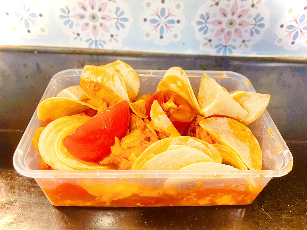 StraGen410_'s tweet photo. 🇯🇵

私の特製トマトとスクランブルエッグのメキシカンチップス

🇨🇦

My customized “Potato Chip” Nachos with Tomato and Scrambled Eggs 

🍅🔥🥚🥔✨ https://t.co/bFa5NznMlq