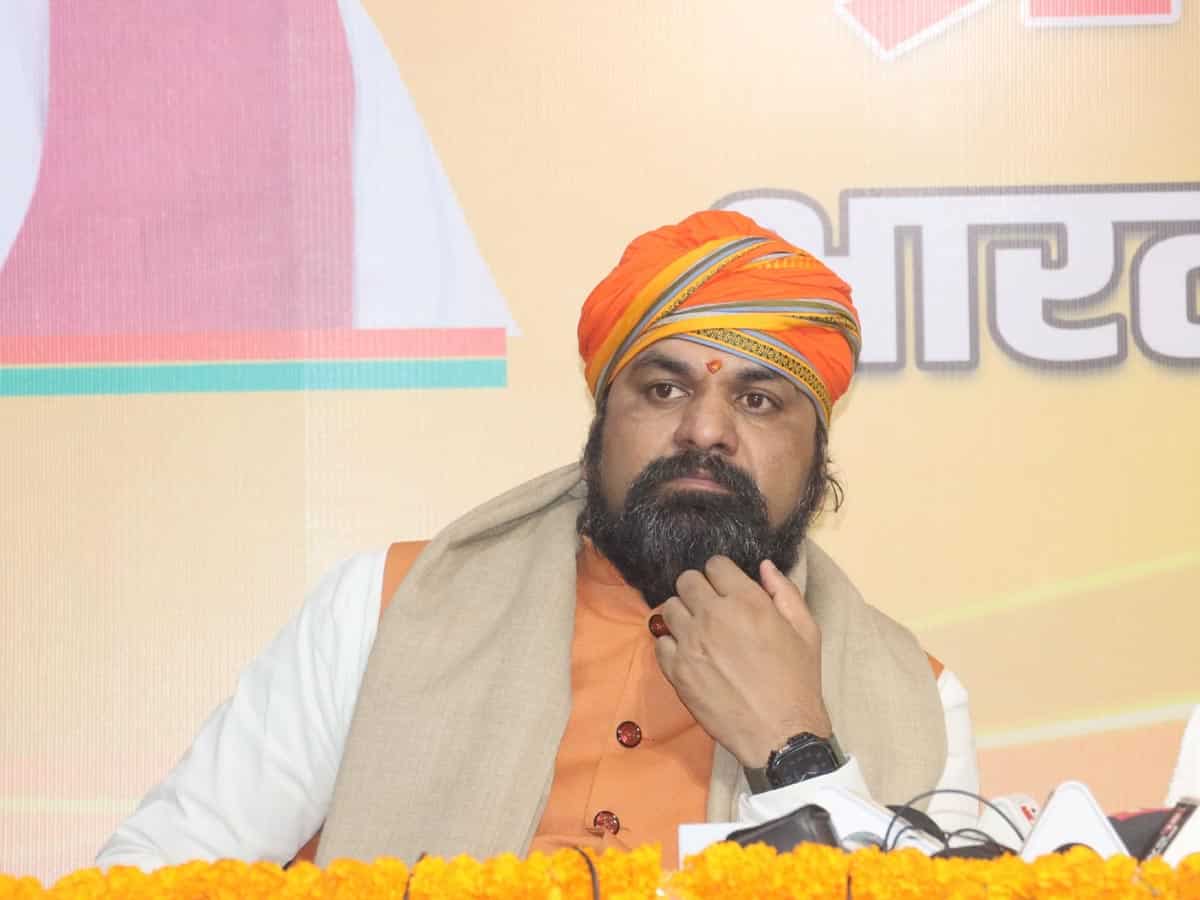 बिहार भाजपा के वरिष्ठ नेता, पूर्व प्रदेश अध्यक्ष भाजपा बिहार श्री <a href="/samrat4bjp/">Samrat Choudhary</a> जी को बिहार का मुख्यमंत्री बनने की हार्दिक बधाई एवं शुभकामनायें।
बिहार आपके नेतृत्व में नई उचाईयों को प्राप्त करेगा।
<a href="/BJP4India/">BJP</a> <a href="/BJP4UP/">BJP Uttar Pradesh</a>
<a href="/narendramodi/">Narendra Modi</a> <a href="/PNPathakBJP/">P.N. Pathak</a>