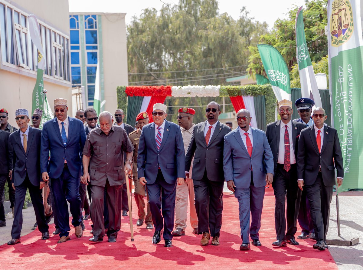Presidencysl_'s tweet photo. H.E. Abdirahman Mohamed Abdilahi (Irro) delivers the Presidential Annual Address—outlining Somaliland’s achievements, key challenges, and vision ahead.

Read the full speech 👇:
 https://t.co/cvuflm4xVn https://t.co/q1Crp1gDdI