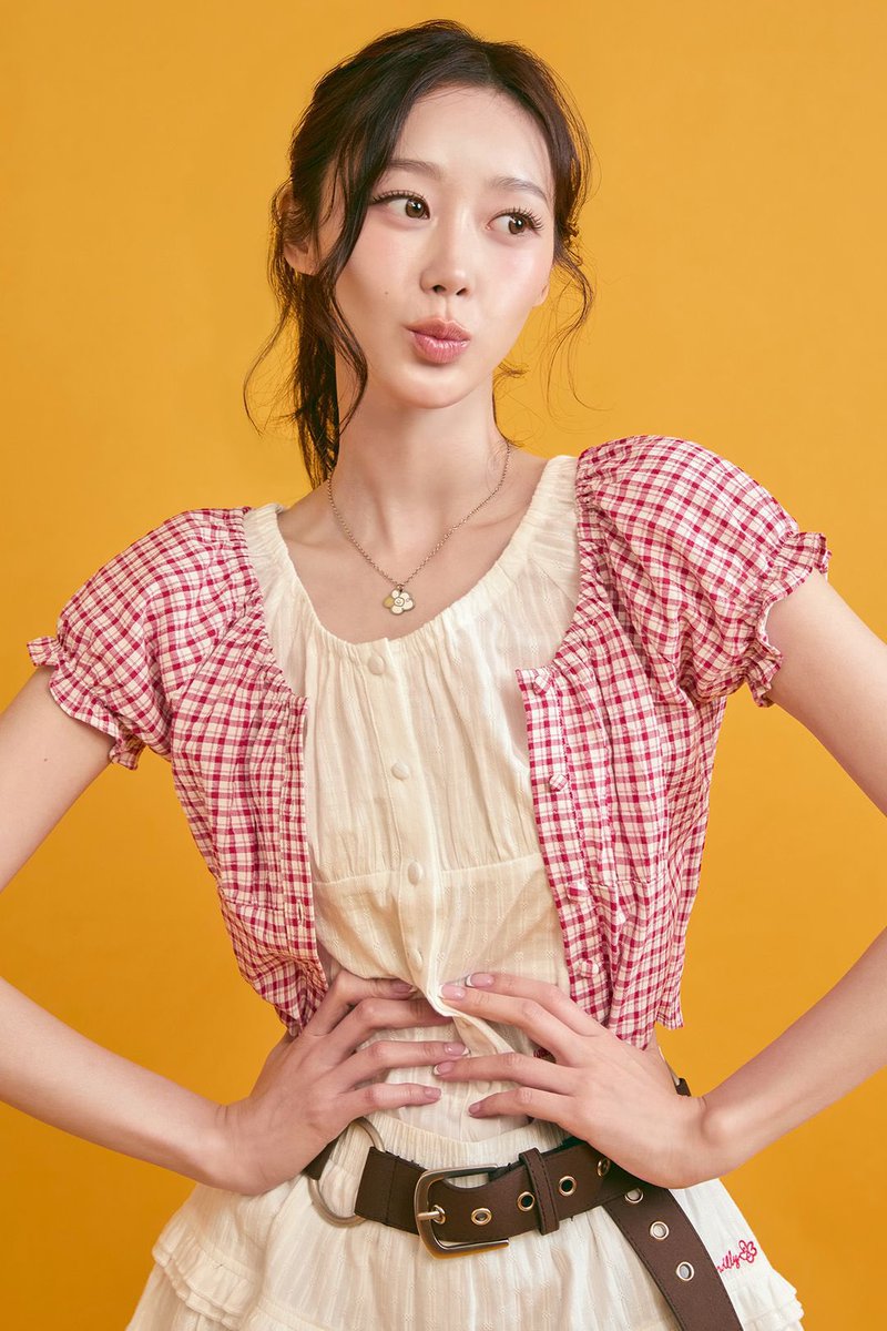 Yv5Vu's tweet photo. えりちゃんほんまに細いかわいい（ ｉ _ ｉ ）♡ https://t.co/KaARf8q3RI