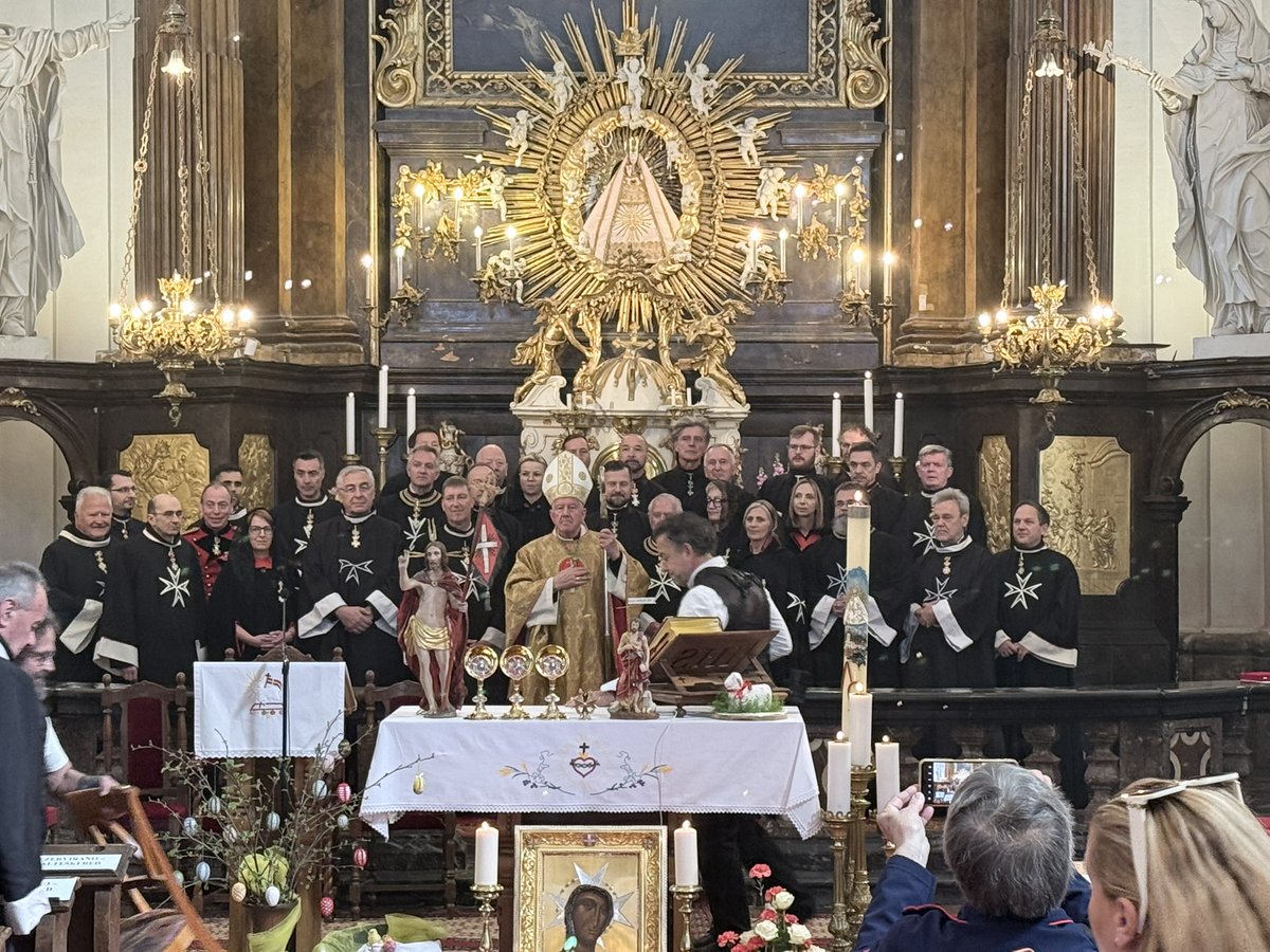 Ugledni viteški redovi vedno pritegnejo posnemovalce. Malteški viteški red je en sam, kljub številnim društvom, ki se s podobnimi imeni lažno izdajajo zanj. Enako velja za prostozidarje. Obstaja legitimna Velika loža, ob njej pa vrsta neregularnih združb, ki jo želijo imitirati.