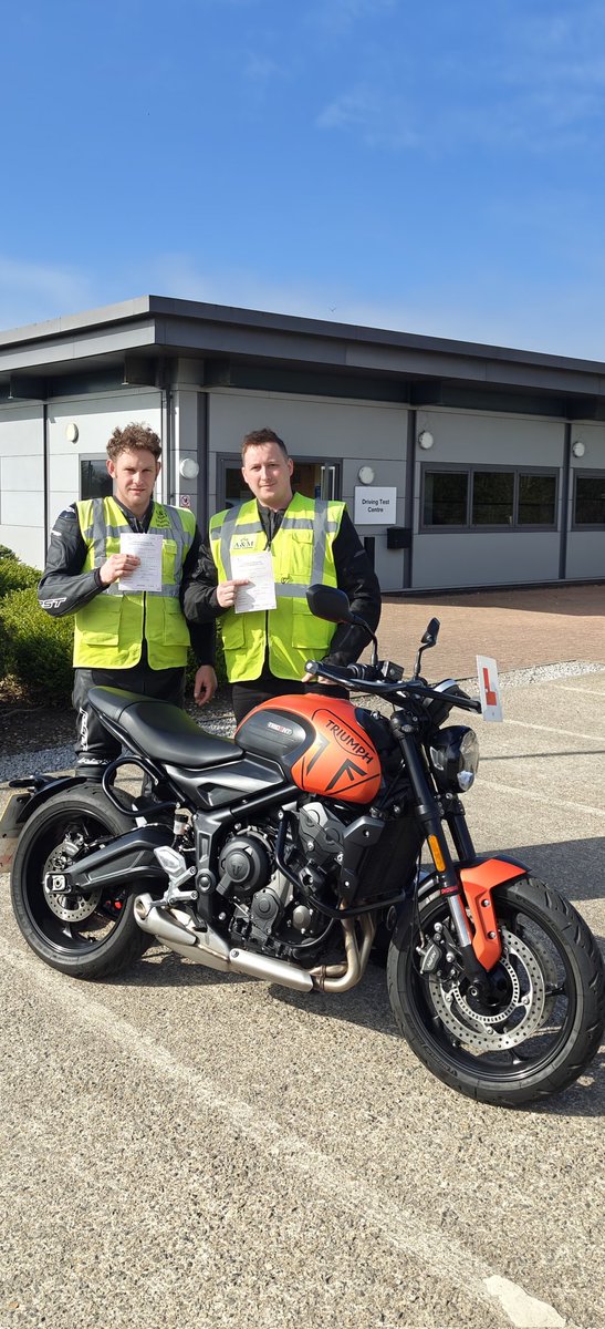 amridertraining's tweet image. Fantastic morning and a fantastic result for Keiran Robinson and Mike Anderson. 

Excellent fault free rides from both, nerves eh....

Well done lads. 👍