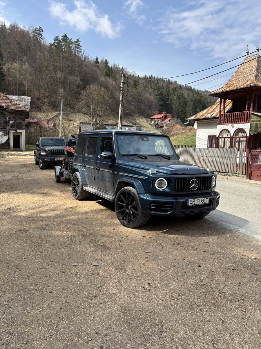 Metinique1's tweet photo. Had a nice trip last week in the mountains. Still took my laptop with me and proceeded to stress test some new strategies while I was at the cabin. https://t.co/FaQlZ2JMqG