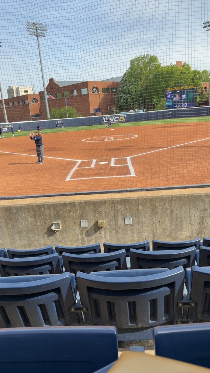 Lydia Benton tweet media