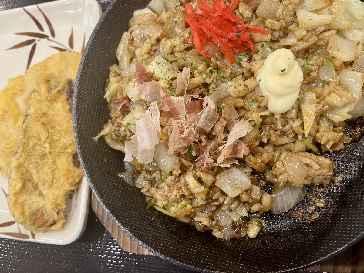 気になっていた丸亀製麺さんのうどんメシ☑
熱々だし、ソースも美味しい😆
やみつきになります🫡

#丸亀製麺 #うどんメシ