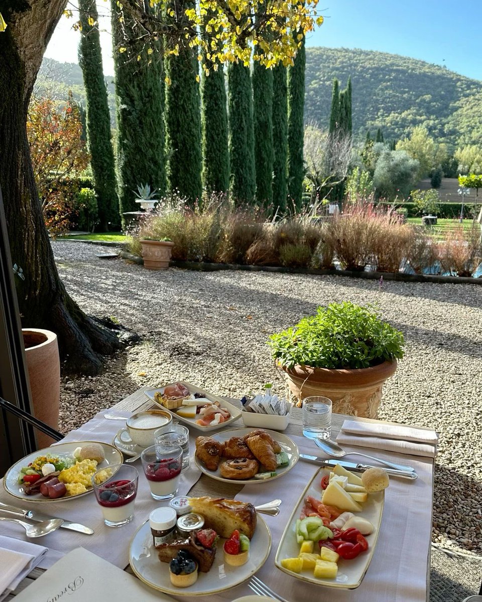 classyladylife's tweet photo. slow living in Tuscany>>> https://t.co/CJzE6TsiyB