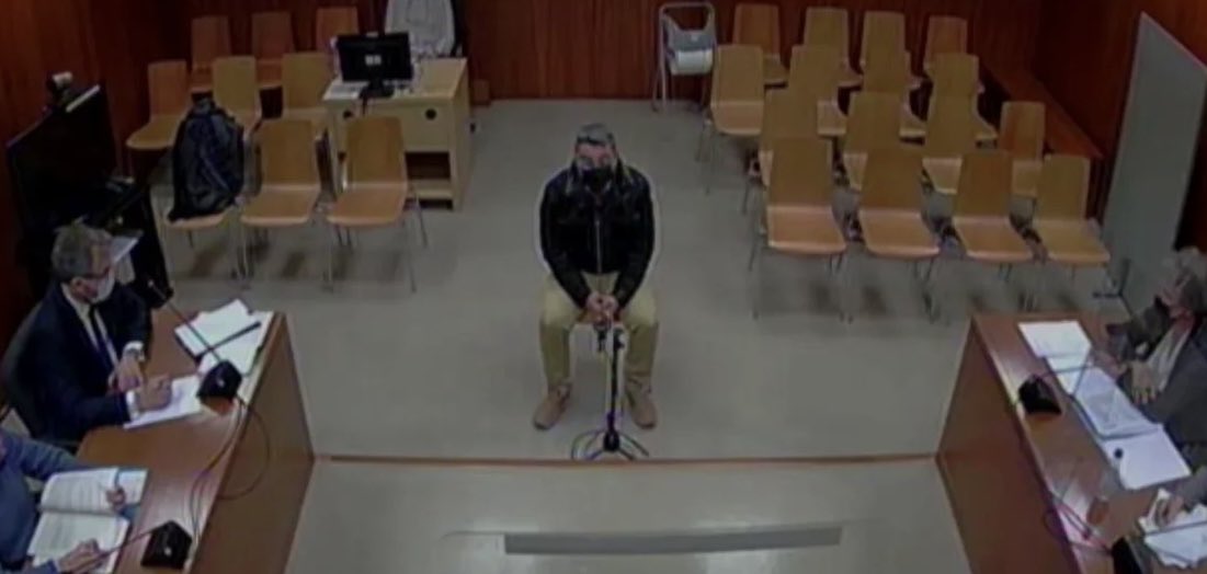 Alfonso_Egea's tweet image. “MARI le pregunta qué le dice la abogada. OSCAR le dice que no hable de nada y que si le detienen que ya está que va al calabozo”. El acusado de asesinar a #EstherLópez tenía el móvil pinchado durante el registro de la casa en la que se encontrado el #zulo. Hoy en @eltiempojusto