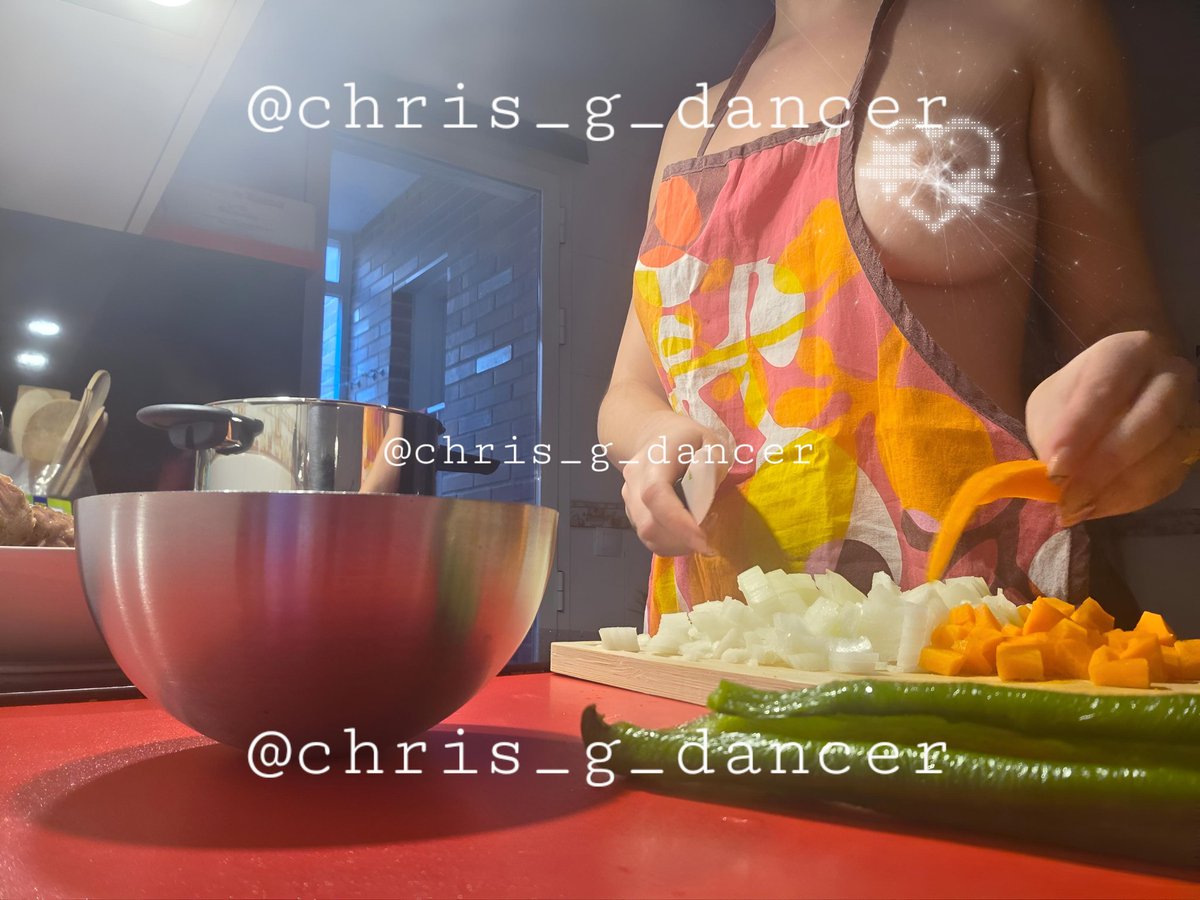 Chris_g_dancer's tweet photo. The great thing about working from home is being able to spend a little time cooking and listening to salsa.

I prefer a different kind of break, though—something a little naughtier... 😈😈😈😈😈 https://t.co/pThJWrdyqq