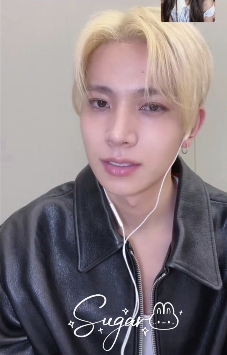 evanndeer's tweet image. HEESEUNG for 2nd fancall today 

OMG HE LOOKS SO HANDSOME WITH LEATHER JACKET 😭😭😭