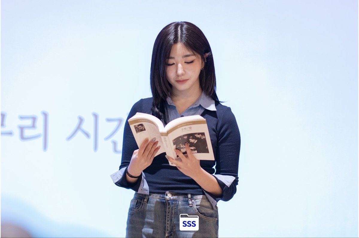 3s_archive's tweet photo. 🐺🏠3️⃣🎁🎂🎉🥳❤️‍🔥

#소현 #SoHyun
#트리플에스 #tripleS https://t.co/bpUvf6edOm