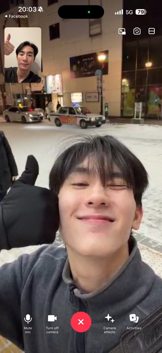 amaaron41's tweet image. หาให้เจอนะ ...

คนที่มี lifestyle ต่างกัน แต่มีพื้นที่ตรงกลางเพื่อใช้เวลาอยู่ด้วยกัน video call หากันในทุกวันสำคัญ ยกตัวอย่างเช่น

✓ วันเกิด
✓ วันสิ้นปี (ที่คิดถึงกัน)
✓ วันปีใหม่
✓ วันสงกรานต์

คือเขาหากันเจอแล้ว
มีเธอเป็นพื้นที่ที่ปลอดภัยให้กัน

─𓈒𓏸⛧
#forcebook #ฟอสบุ๊ค