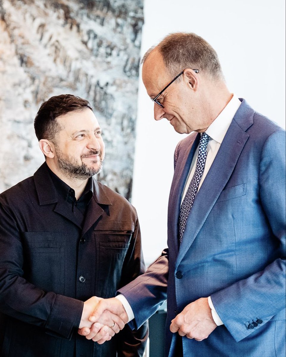 ⚡️ GERMANY STANDS WITH UKRAINE ⚡️
🇩🇪 Friedrich Merz welcomes Володимир Зеленський Volodymyr Zelenskyy to Berlin, sending a clear message of unity:

👉 “Strong partners for a strong Europe.”

At a time of ongoing war, this meeting reinforces Germany’s commitment to Ukraine —