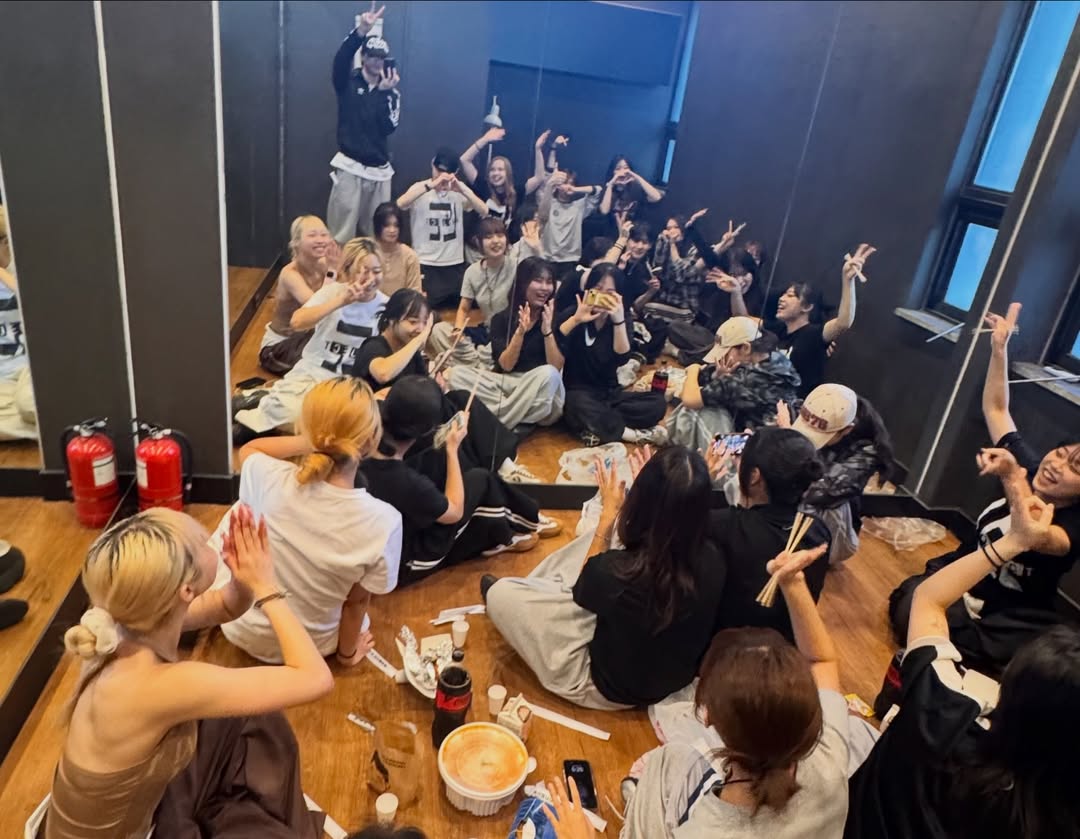 howl_ph's tweet photo. [2]

📷: [howl__lee via ig post] 260414

—"Time really flies… celebrating Project Ri’s 1st anniversary 🔥✨ 

Thank you so much to everyone who’s been with us 🙇🏻‍♂️🤍!!!

#HOWL #howl #PLDA  #하울 #혁재 https://t.co/O0G6kkuV9V