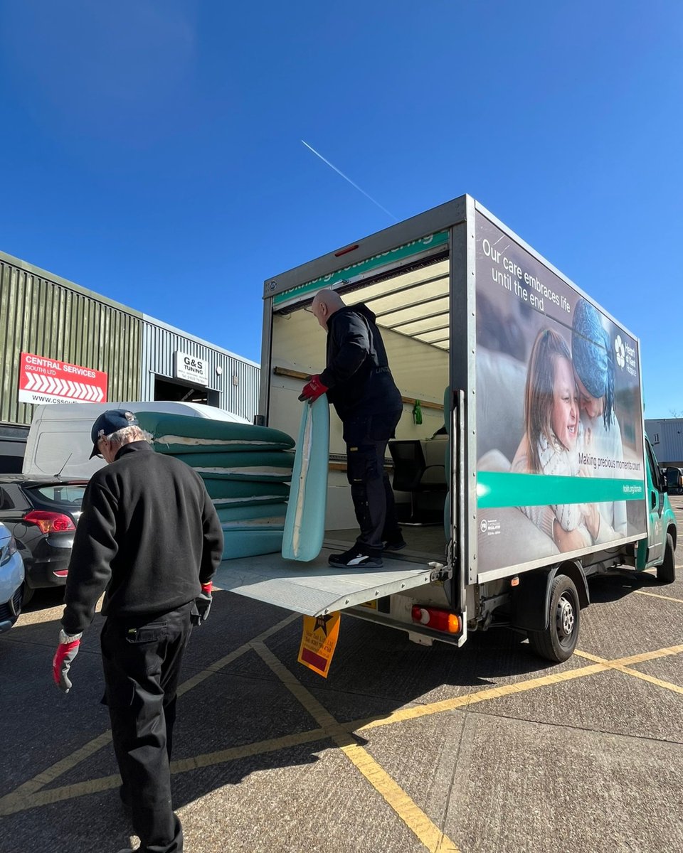 Rap_Interiors's tweet photo. When a longstanding client relocated, their bespoke booths no longer fit the new space, so we found them a new home at Heart of Kent Hospice 💙

They’re now creating valuable meeting space for staff at the hospice.

https://t.co/ec493qsl36

#charity #furnituredonation https://t.co/WkBNSzEZlI
