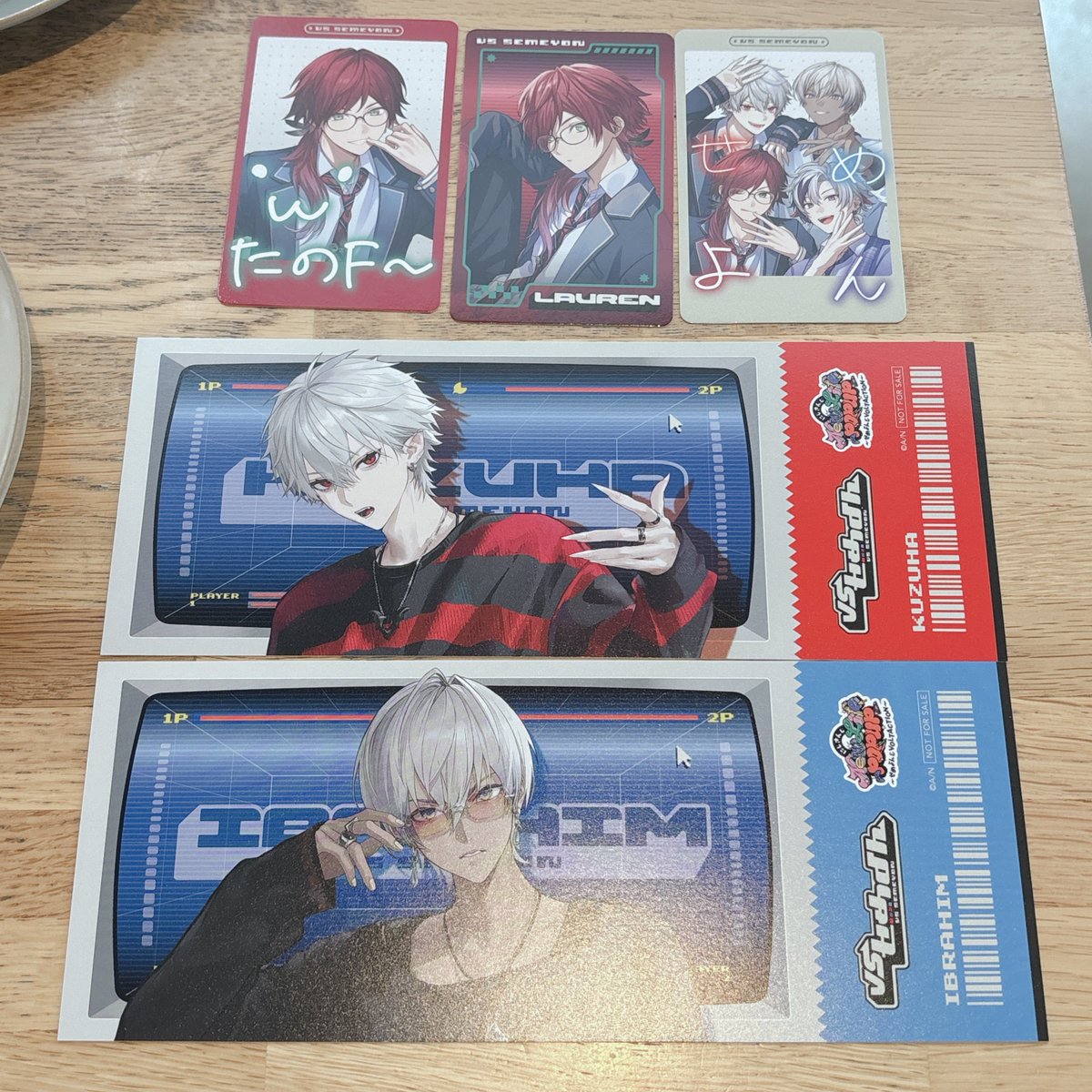 vidle_chanv's tweet photo. 交換
にじさんじ せめよん vsせめよん

譲：画像1枚目

求：画像2枚目

郵送での交換になります。
特典2枚まとめて交換可能な方優先
検索からでもお気軽にお声掛けください。 https://t.co/73w39pXf1V