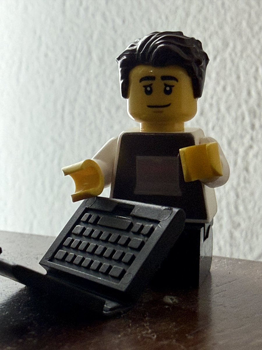 luisdi28's tweet photo. Back home finally, I had a chance to pass by the Lego store for some gifts for my family and friends.
I got to make this custom lego with a shirt that reads Omarchy as a souvernir from NYC and Omacon https://t.co/EE4gn0fEMw
