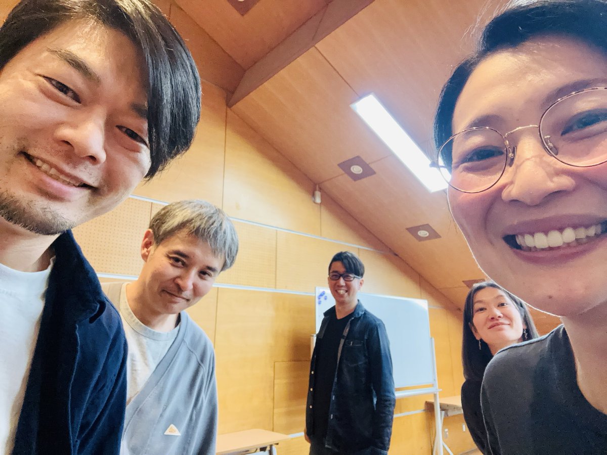 7sayu_ri13's tweet photo. マキーフンVol.6「ワクワクを掴もう！」出張公演プロジェクト〜日本むかし話の音楽劇＆物語と繋がる造形WS〜稽古開始しました◎大好きなメンバーが集まってくれてもう幸せすぎ。
9月の保育園出張公演に向けて、丁寧に作品を育てていきます。観たことない「桃太郎」が生まれそうで今から凄いワクワク💓 https://t.co/B3M0uuk4DZ
