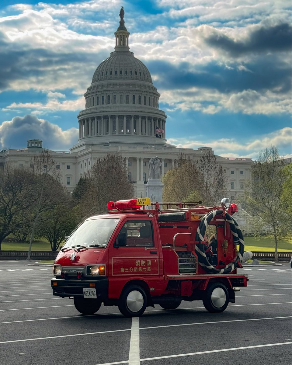 GiganticNot's tweet photo. happy tiny truck tuesday 🇯🇵➡️🇺🇸 https://t.co/JL4Hl4OVG5