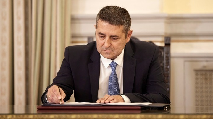 amna_news's tweet photo. Γ. Μυλωνάκης: Πρωτοφανής σκευωρία σε βάρος μου

https://t.co/uBKhg5fJEX https://t.co/rFaMaMS1fn
