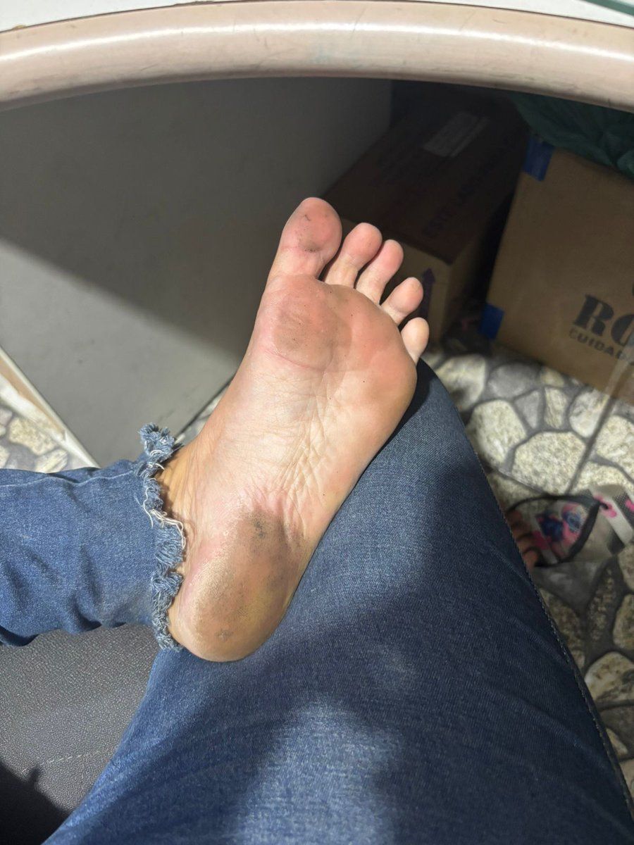 feetfriends tweet media