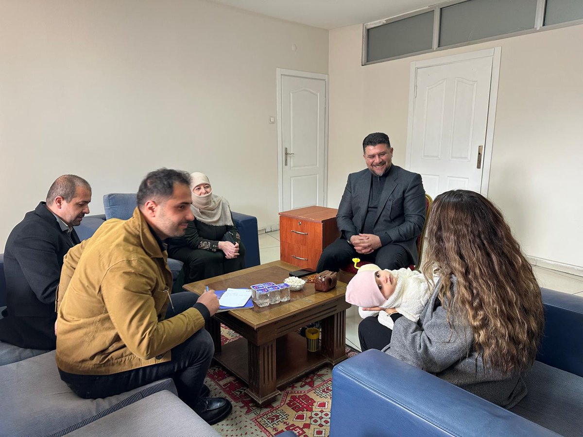 İl Başkanımız Sn. <a href="/MelikEmre1/">Melik Emre</a>  Parti binamızda hemşerilerimizi ağırlıyor, talep ve önerilerini alıyor..

Hizmet için durmadan, yorulmadan, ilk günkü aşk ile..

📍AK Parti Muş İl Başkanlığı