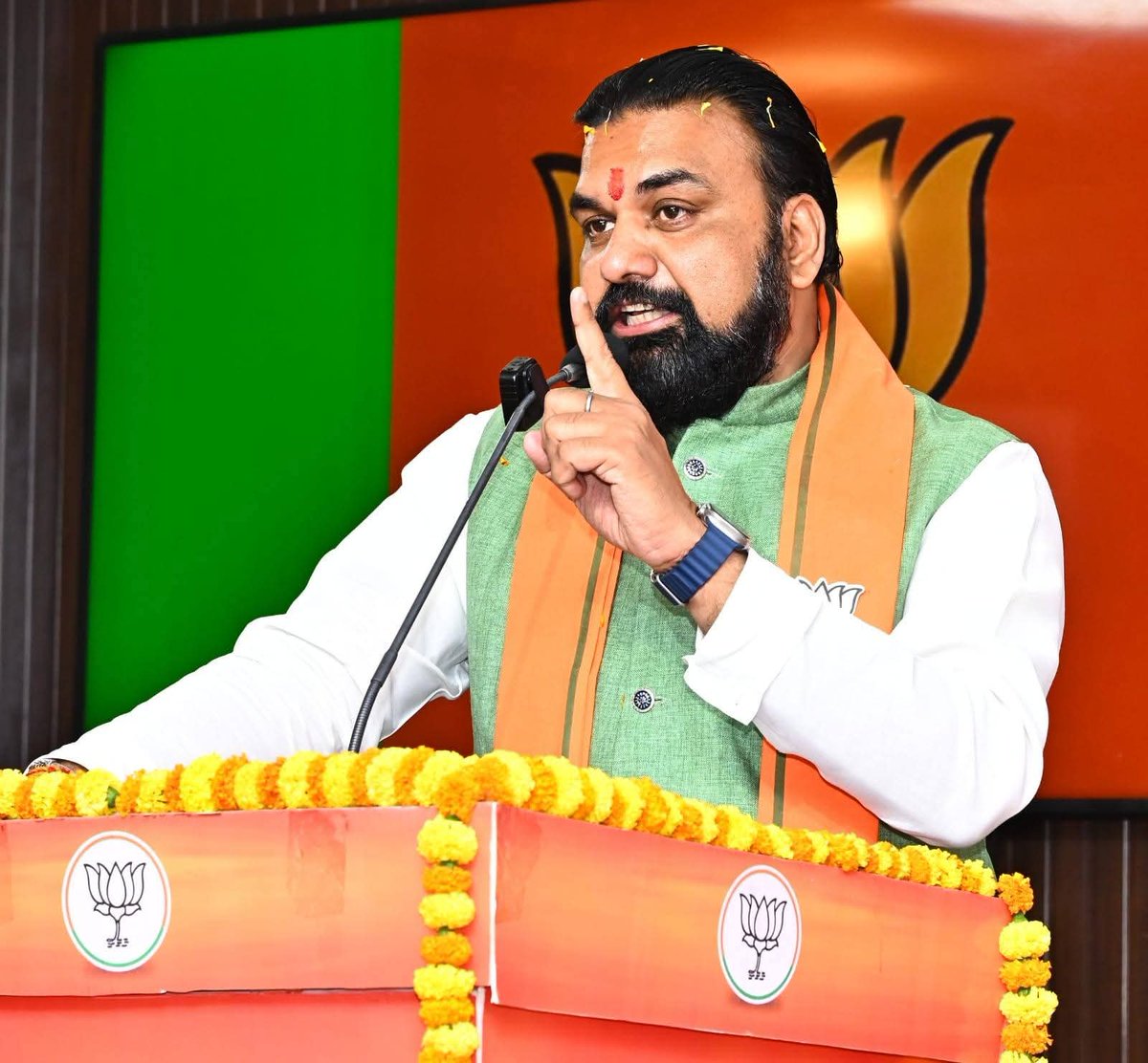 ShubhamSKulkarn's tweet photo. आदरणीय विधायक श्री सम्राटजी चौधरी को बिहार का मुख्यमंत्री नियुक्त होने पर हार्दिक बधाई! 💐 मुझे पूरा विश्वास है कि आपके नेतृत्व में बिहार राज्य प्रगति की नई ऊंचाइयों को छुएगा। उज्ज्वल भविष्य के लिए शुभकामनाएं! 🚩
Congratulations @samrat4bjp जी 
@BJP4India
@BJP4Bihar https://t.co/xqXrpWMwrj