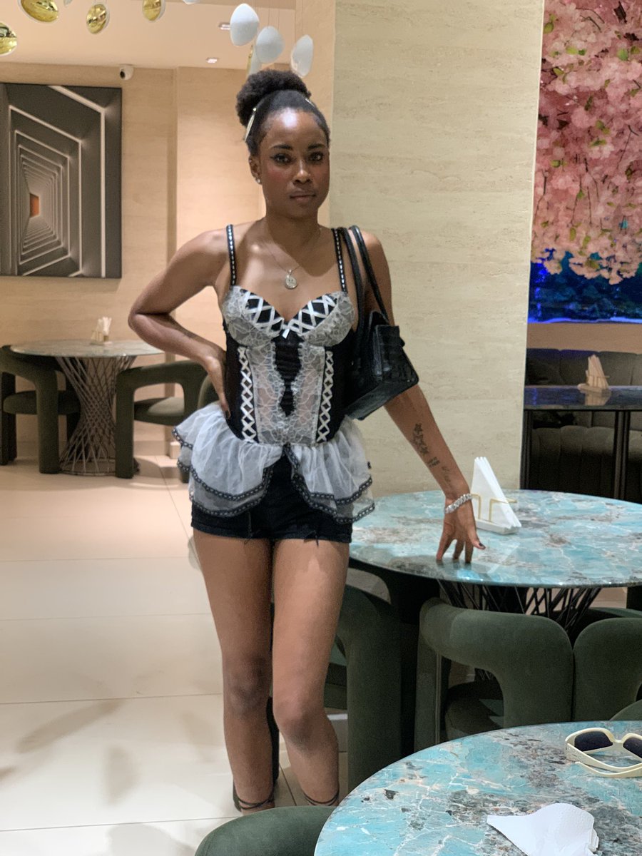 FayDollaTheSamurai tweet media