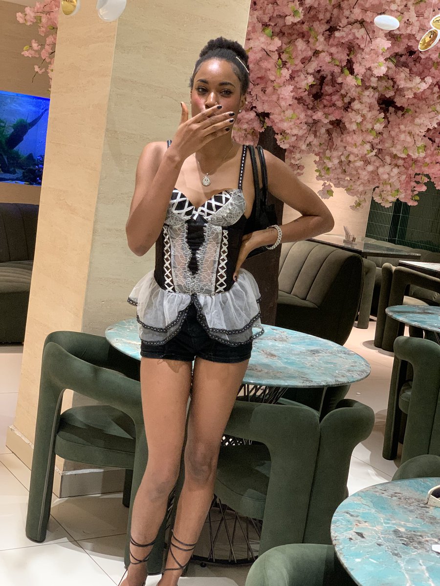 FayDollaTheSamurai tweet media