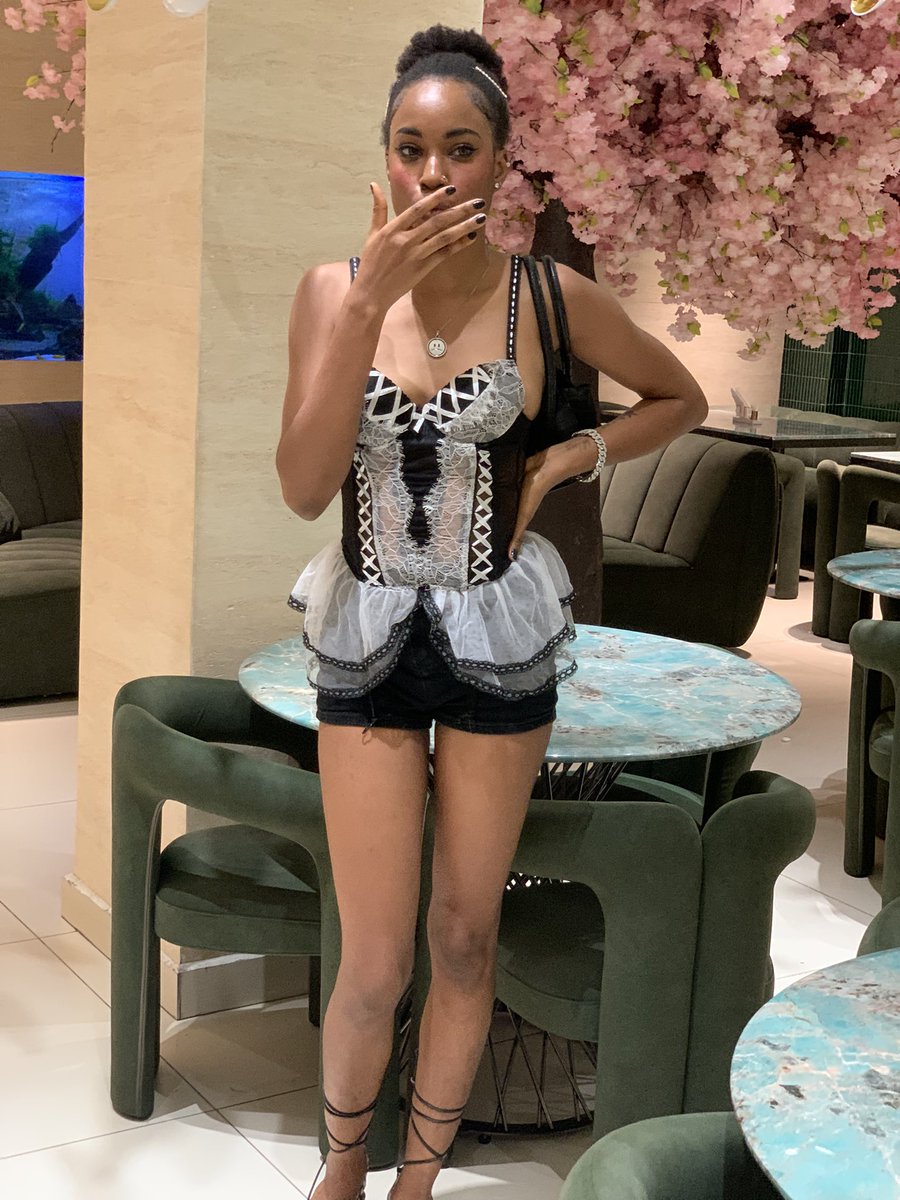 FayDollaTheSamurai tweet media