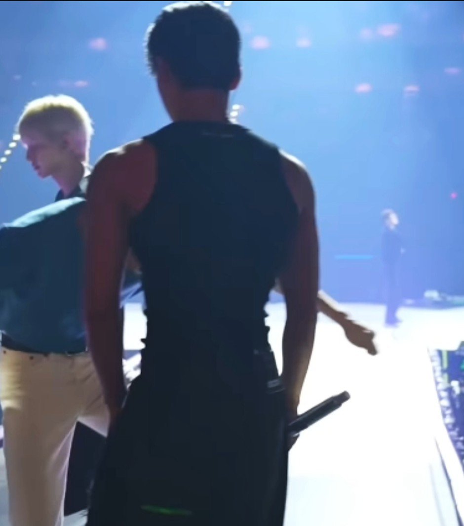 Choi San's built like manhwa character 😵‍💫 so unreal.
#choisan #산 #최산