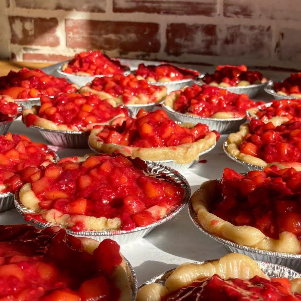 KitchenDance's tweet image. Fresh flavors, beautiful pies, and the perfect presentation to match. Spring pies deserve the perfect bakeware and presentation. Shop our pie collection at kitchendance.com/collections/pi… and bring your sweetest creations to life. 🌸✨

#SpringBaking #PieSeason #PieLovers
