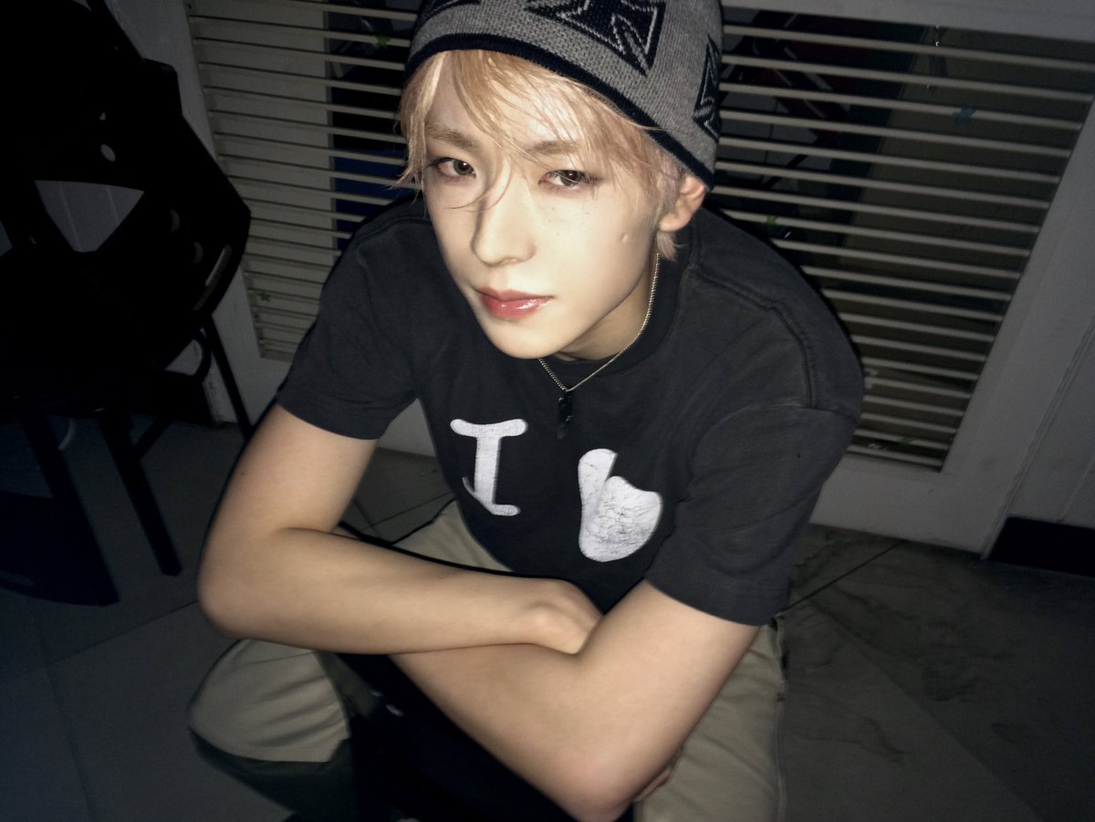 별띠🪽ᥫ᭡. tweet media