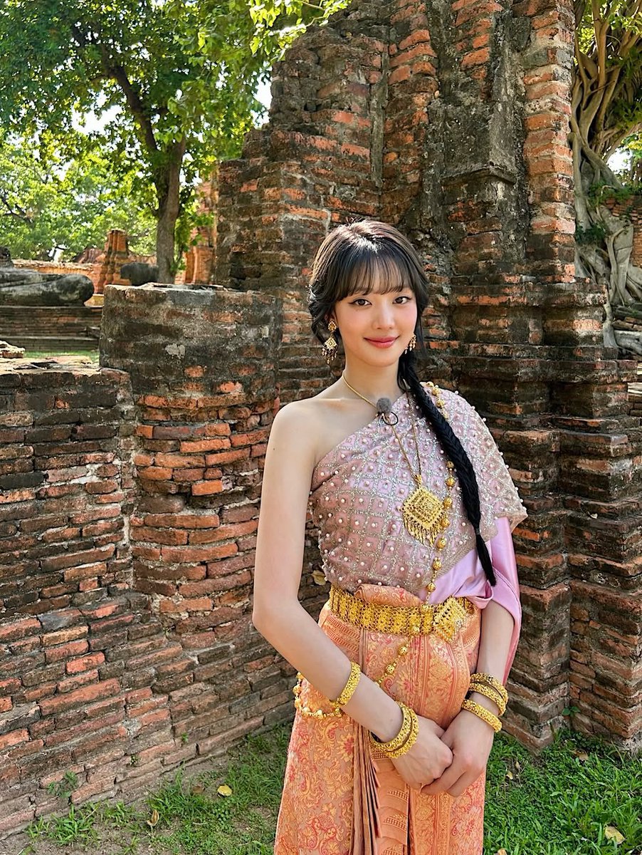 [IG] 260414 min.nicha

“สวัสดีปีใหม่ไทย๒๕๖๙นะคะ🙏🏻💖 สุขสันต์วันสงกรานต์ค่ะ ขอให้ปีนี้เต็มไปด้วยความสุข ความสดใส สุขภาพแข็งแรง และมีแต่สิ่งดีๆ เข้ามาในชีวิตนะคะ😊✨”

#มินนี่ #MINNIE #민니
#idle #아이들 [1]