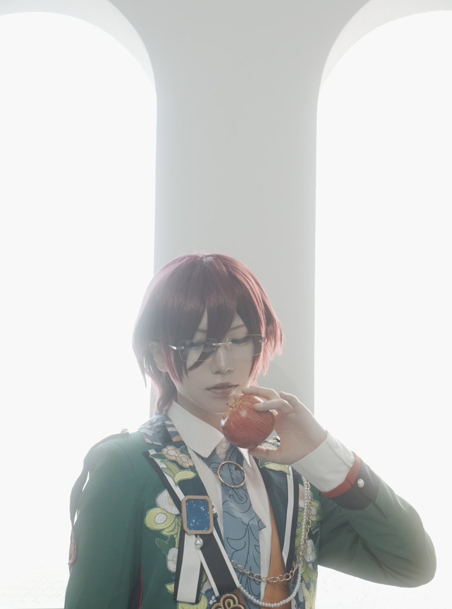 cos  enst
七種茨

        「好んだ暗がり  でも願う光」

.