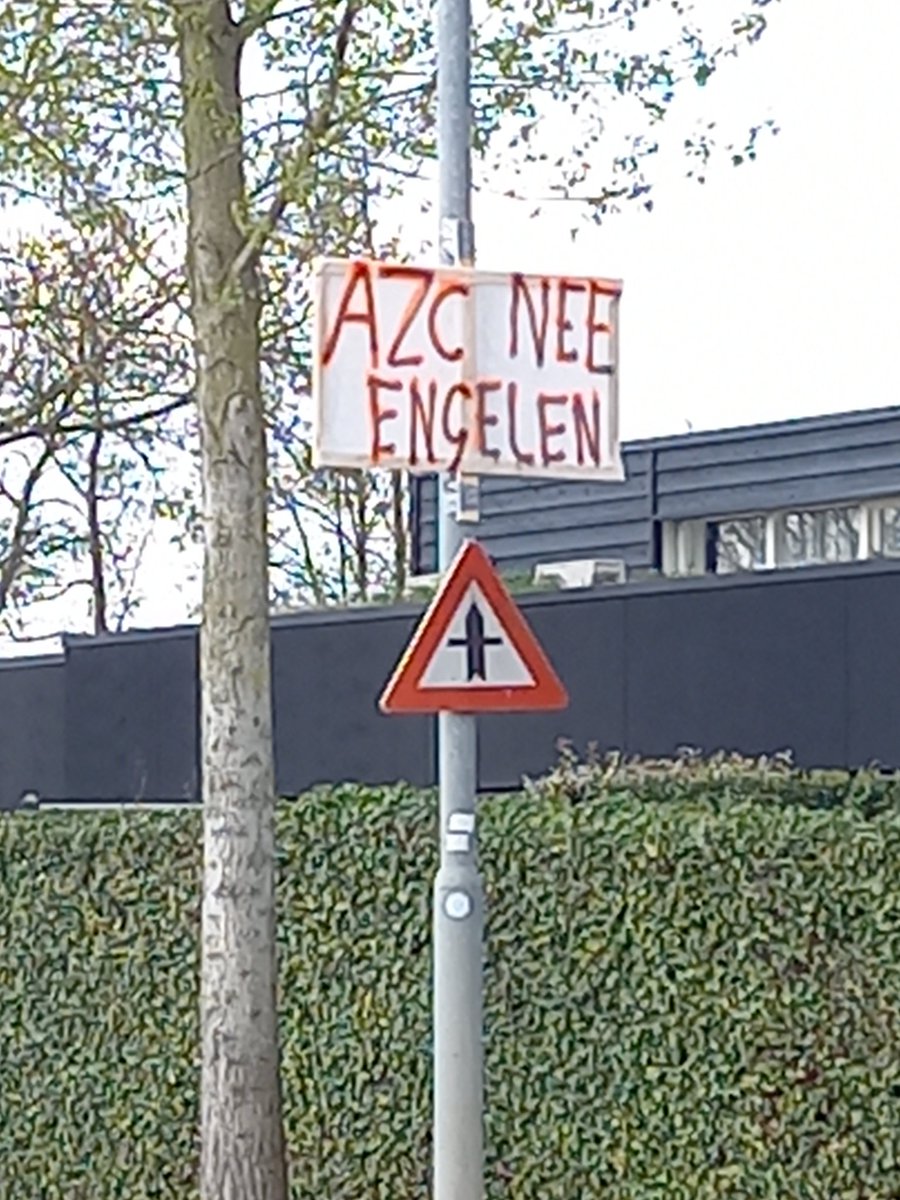 EsLe 🥀 tweet media