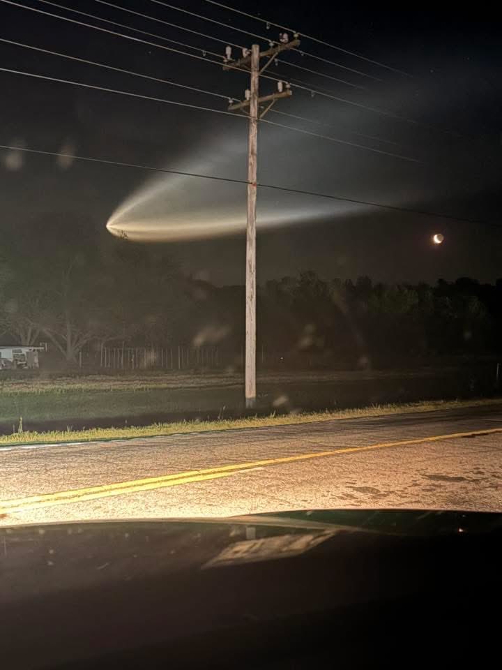 That is how we saw it this morning. For a moment, we thought it was a hypersonic missile or a spacecraft, but we felt no fear; we trusted in God.