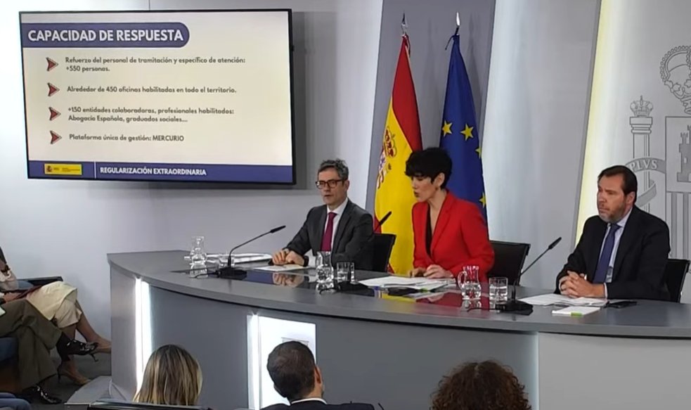 Abogacia_es's tweet photo. 📣Las personas que opten a la regularización podrán contar con el apoyo de los abogados expertos en extranjería.

📰Ministerio de @inclusiongob: "Los profesionales de la abogacía especializados en materia de extranjería desempeñan un papel esencial en el asesoramiento jurídico y en la correcta tramitación de los expedientes”, tras la aprobación del #CMin del RD de regularización extraordinaria de personas migrantes en España.

🤝 Abogacía y ministerio impartirán sesiones informativas para reforzar la coordinación y el rigor jurídico en la aplicación de este procedimiento. 

https://t.co/kBPgtdUODM