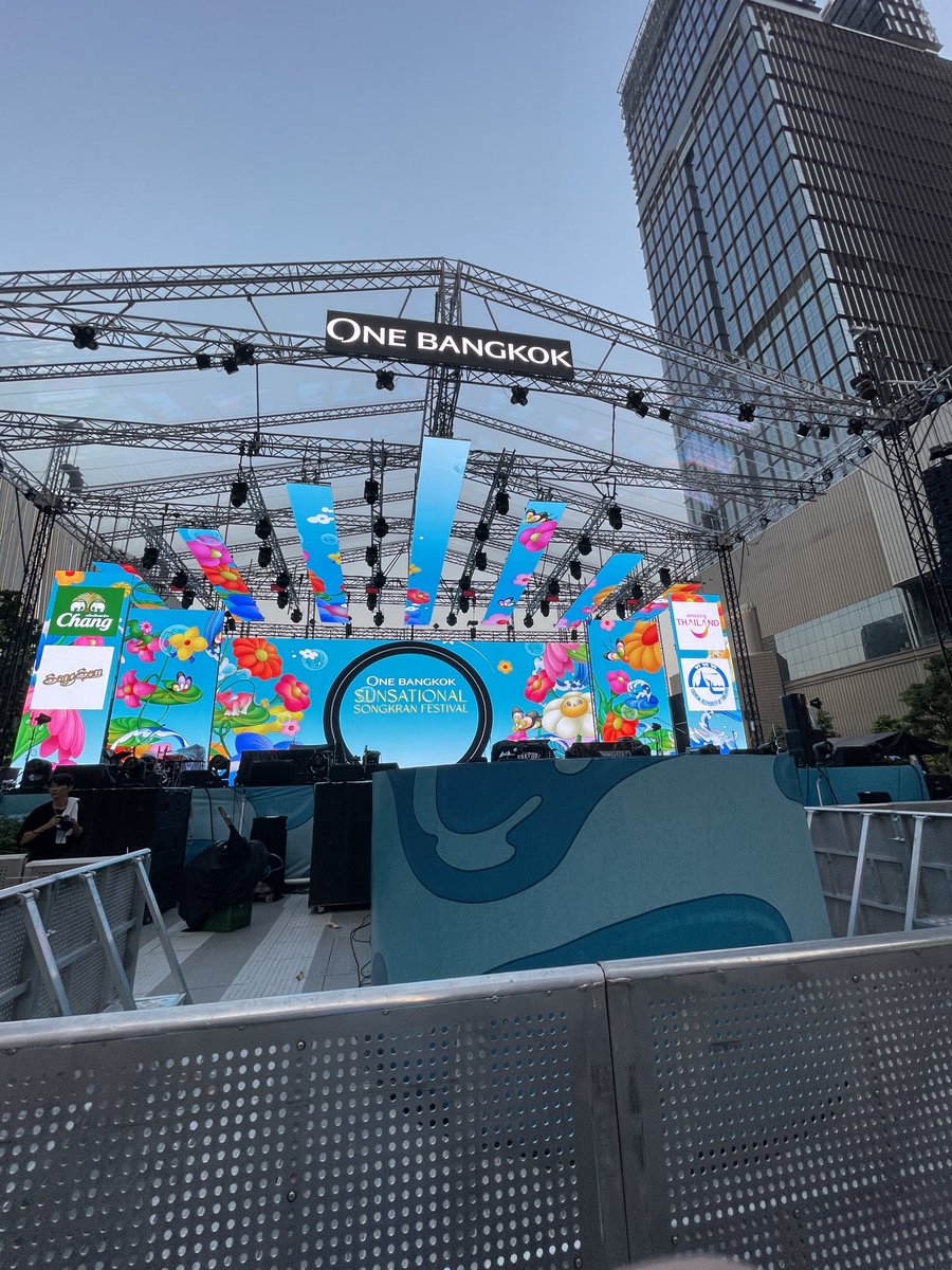 -𝐥𝐢𝐥𝐢- tweet media