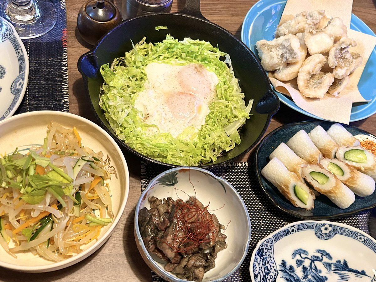 今日はハタの唐揚げと春キャベツの巣篭もり玉子、ナムルとキュウリ竹輪でよろしくお願いしまーす─=≡Σ((( っ'∀')っ #突撃となりの狛ごはん #cooking #ryouri #gohan