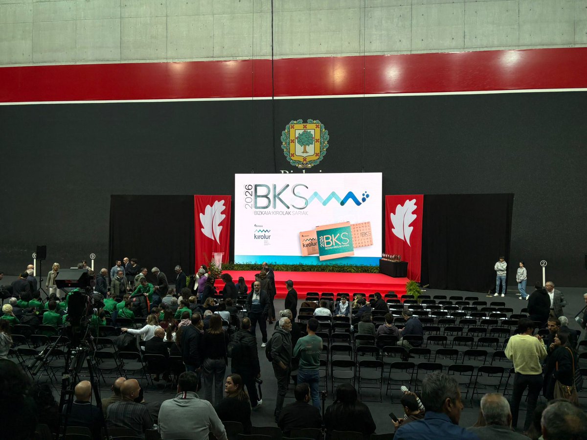 fvbm's tweet photo. 📌2026BKS
Eskubaloia sarituta BIZKAIA KIROLAK SARIETAN.
- Joseba Rodriguez
- @KukuEskubaloi 
- Juan Carlos Fontalba
- Janire Marina
#EskubaloiaBizkaia #EskubaloiaEuskaraz https://t.co/wHtILbsMmL