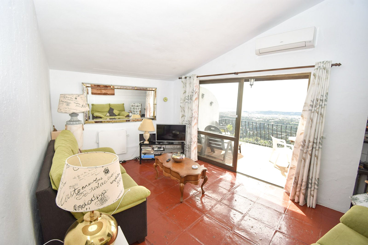YourDreamHomeEs's tweet image. 🏡 New to the market in Mijas Pueblo!

Beautiful 1 bedroom duplex with incredible views, two terraces and access to communal pools.

Now available for €270,000.

For More info👇
yourdreamhome.es/property/mijas…

#MijasPueblo #ApartmentForSale #SpainProperty #CostaDelSol #DreamHomeInSpain