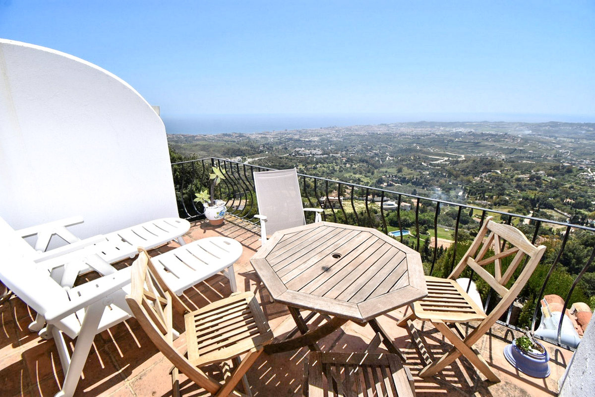YourDreamHomeEs's tweet image. 🏡 New to the market in Mijas Pueblo!

Beautiful 1 bedroom duplex with incredible views, two terraces and access to communal pools.

Now available for €270,000.

For More info👇
yourdreamhome.es/property/mijas…

#MijasPueblo #ApartmentForSale #SpainProperty #CostaDelSol #DreamHomeInSpain