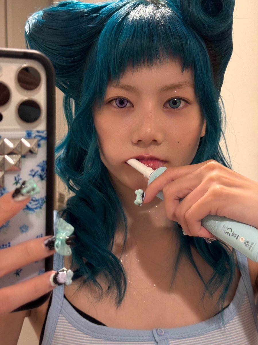 ALIENHINATA's tweet image. so cuteness