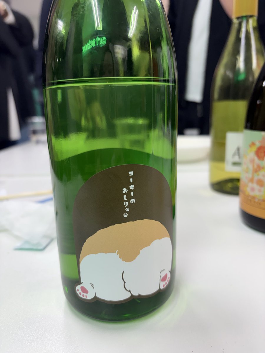 ash_0714cha's tweet photo. コーギーの日本酒ラベルが可愛いすぎる🥰

#グルメ好きな人とつながりたい  
#お酒好きな人とつながりたい https://t.co/dsXHYNwRKs