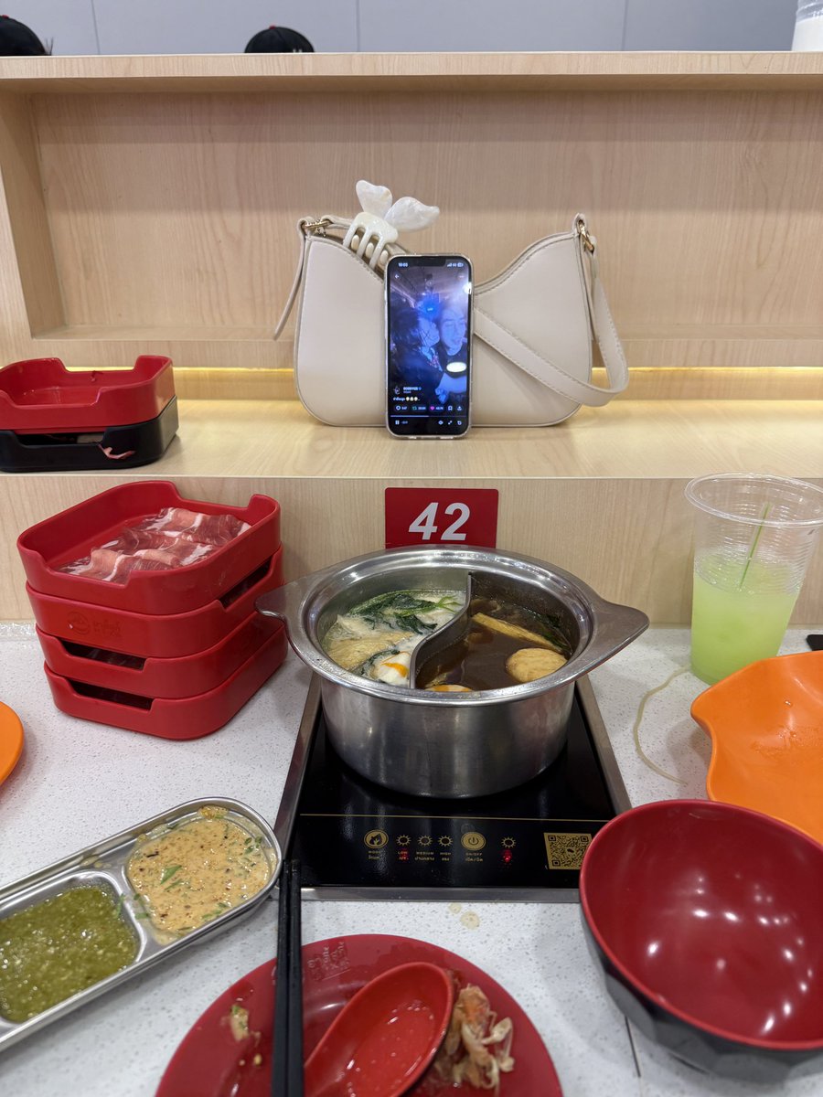 กมกม tweet media