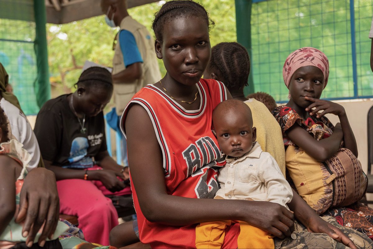 UNICEFKenya's tweet image. Nyamal Pur &amp;amp; her 9-month-old son Diel receive treatment for #malnutrition at the Ammusait Health Facility in Kakuma Refugee Camp.

Thanks to @eu_echo Humanitarian Aid, Diel &amp;amp; hundreds of other children have received #RUTF &amp;amp; are on their way to recovering from severe malnutrition.