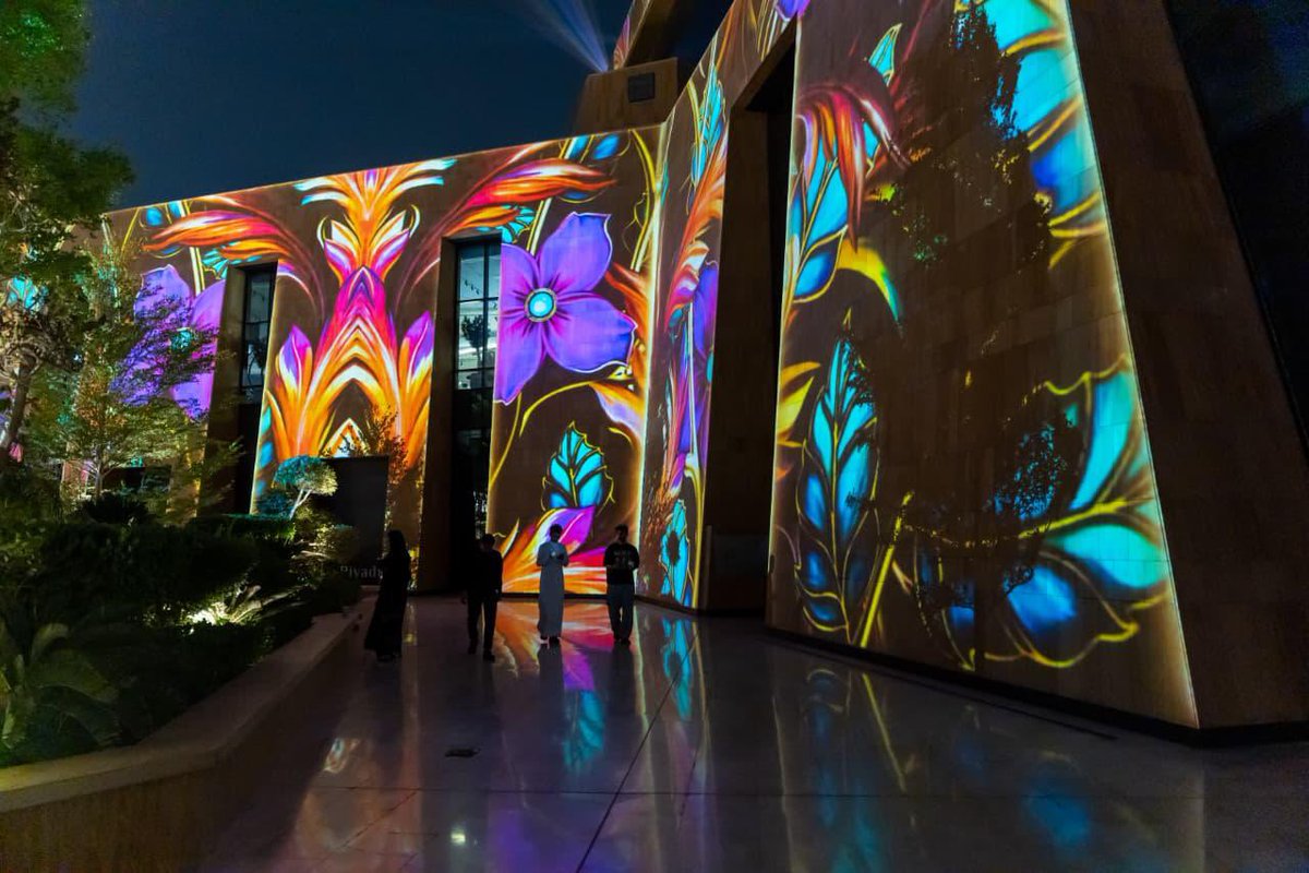 عـيشها tweet media