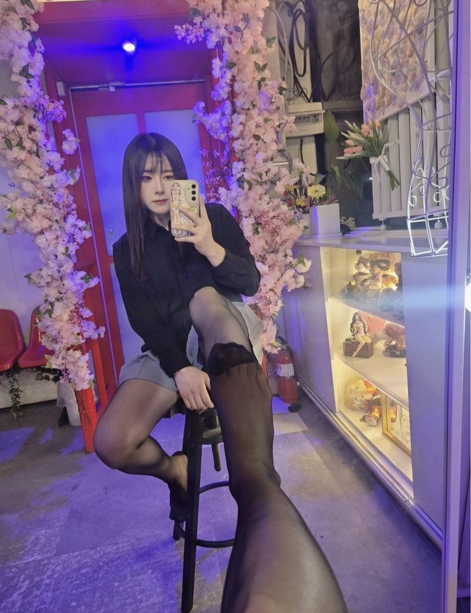 CD_cream_'s tweet image. #CD #시디 #러버 #바이 #양성
무릎 꿇고 앉을랭?