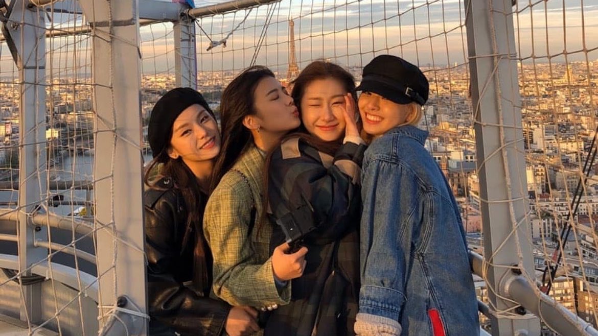 for itzy tweet media